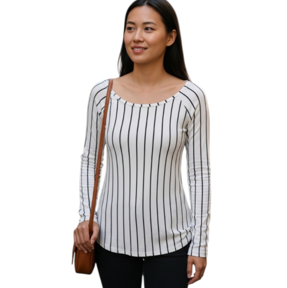 BOOHOO BLACK & WHITE STRIPE BLOUSE SZ.6 EUC.